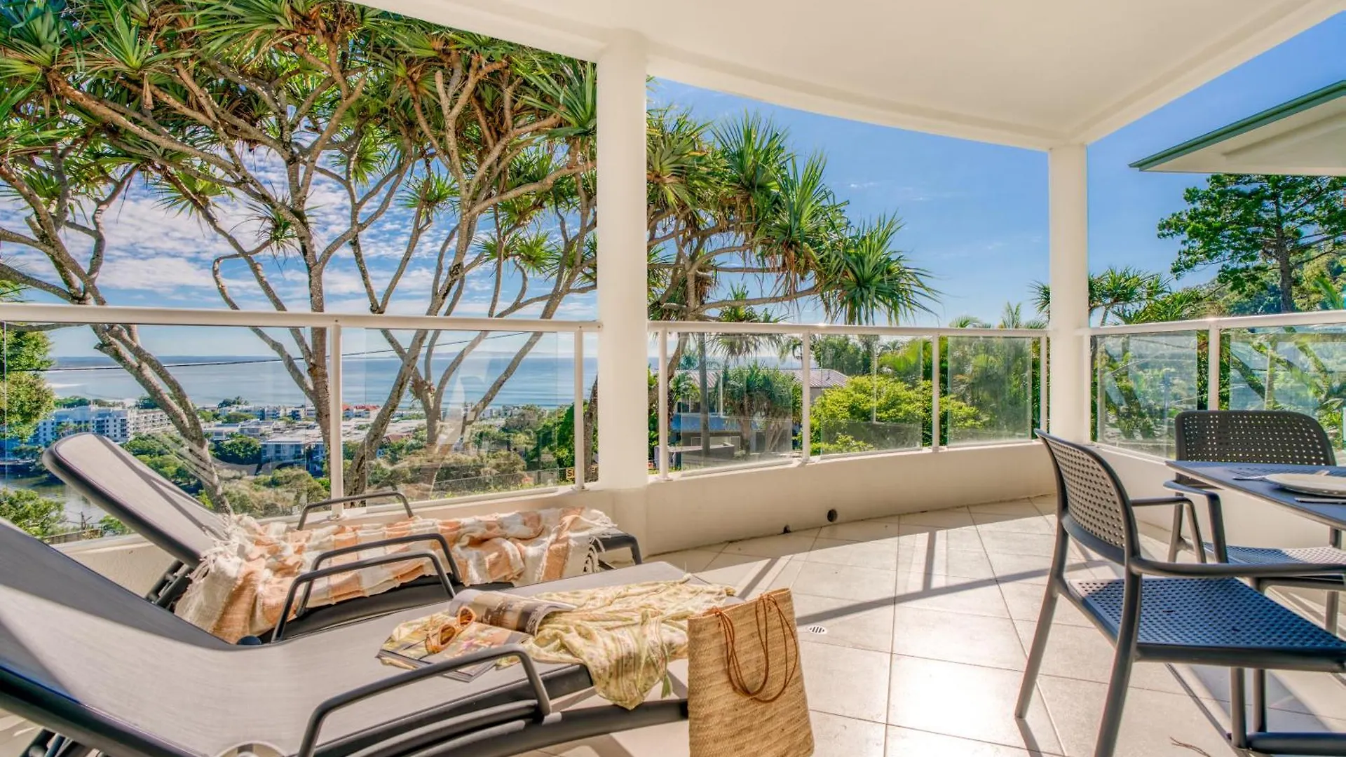 The Lookout Resort Noosa Apart Otel