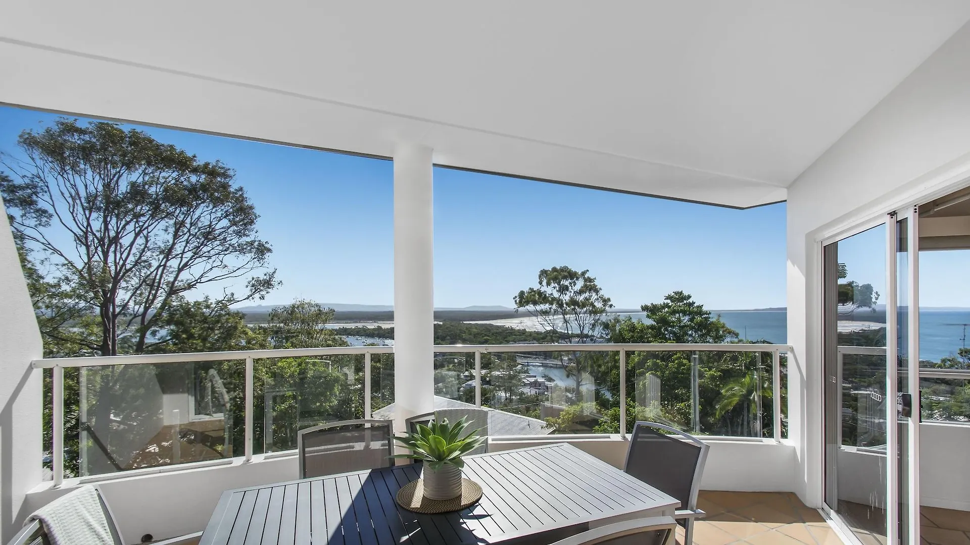 Aparthotel The Lookout Resort Noosa